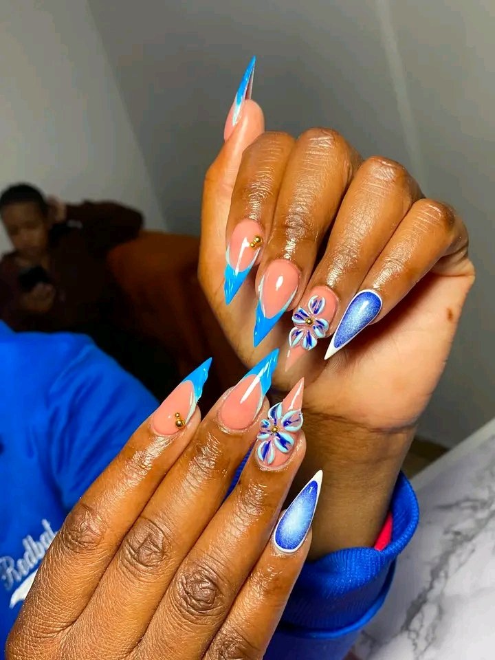 Press on nails