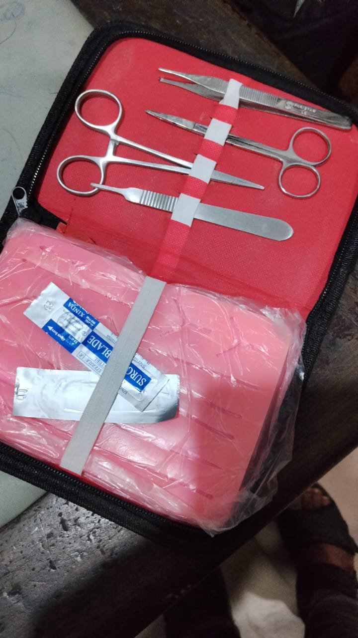 Suture set view 2