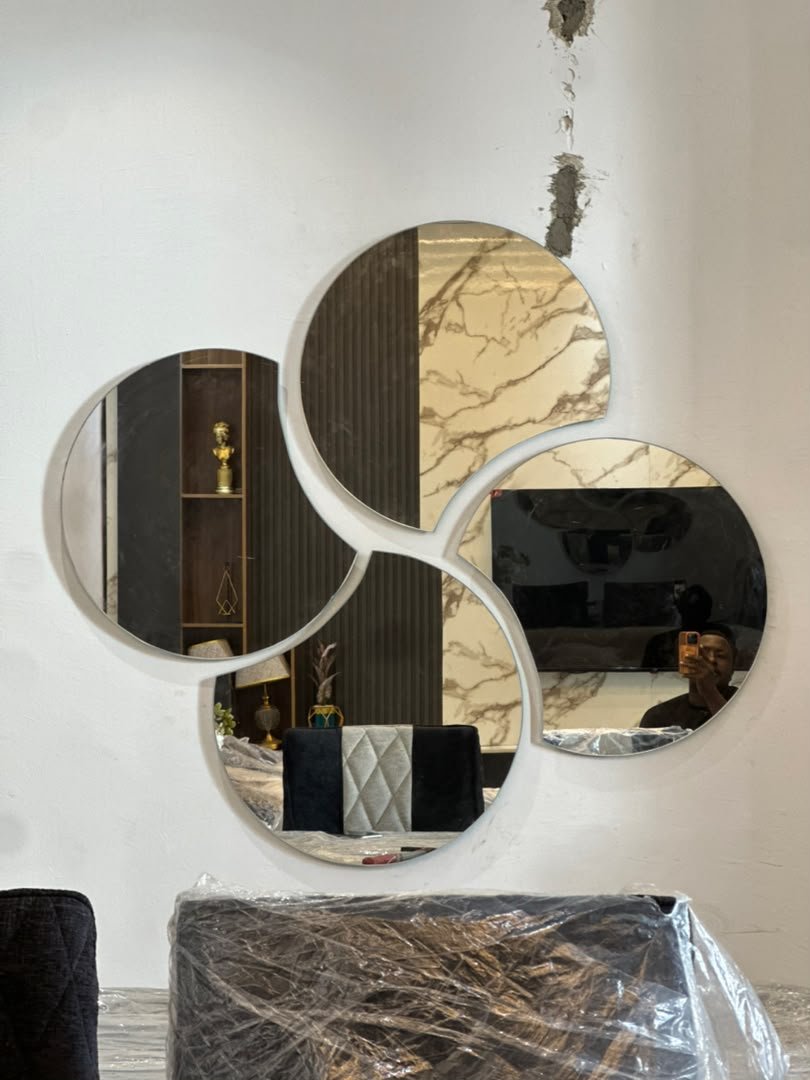 Interior wall mirrors 🪞